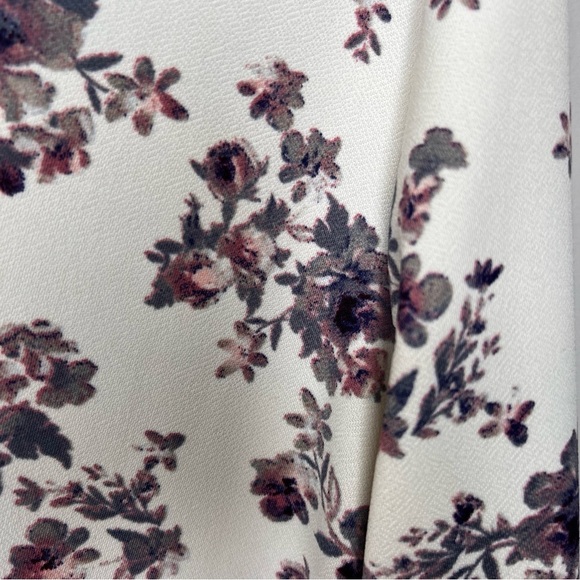 Addition Elle Love & Legend Criss Cross Back Floral Vneck Blouse Size 3x - Picture 4 of 10